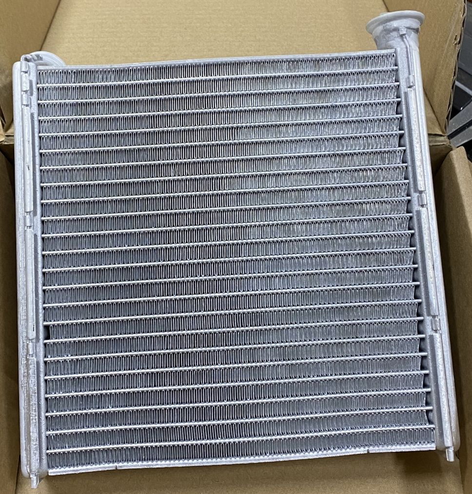 Радиатор отопителя (печки) AVA. Артикул AIA6385