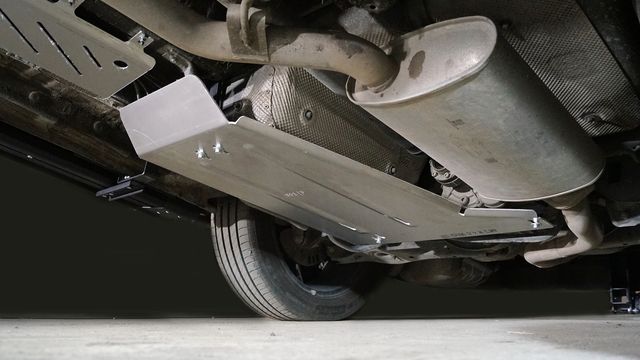 Защита алюминиевая ТСС (4 мм) для бака и заднего редуктора Jaecoo J8 2024-2026. Артикул ZKTCC00702