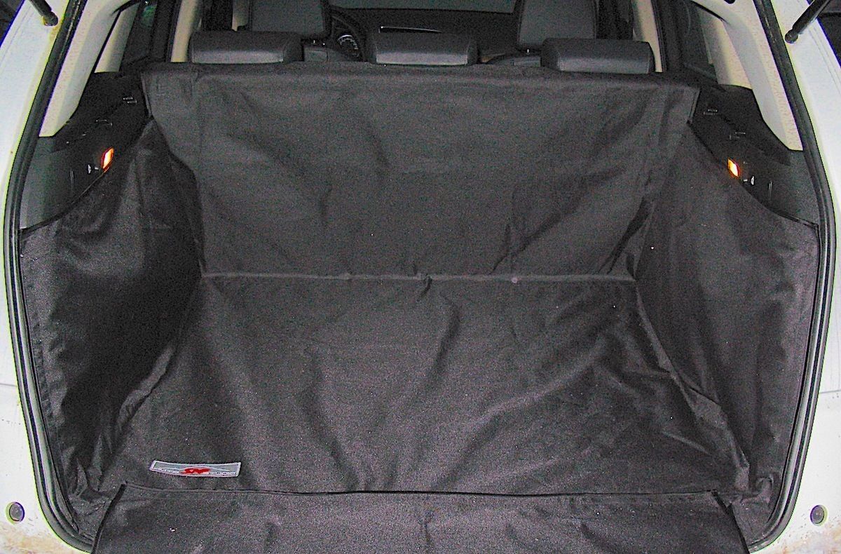 Защитный чехол AUTOSMSTUDIO "Standart" в багажник автомобиля для Audi Q5 I 2008-2017, черный. Артикул TP-Q5-STD-BL