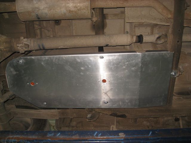 Защита алюминиевая Alfeco для топливного бака Volkswagen Amarok I Double Cab 2010-2026. Артикул ALF.26.38 AL4