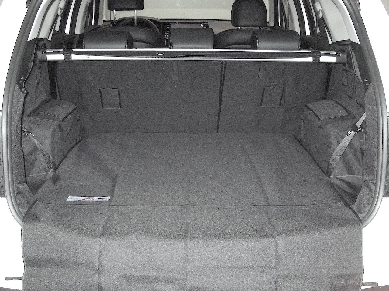 Защитный чехол AUTOSMSTUDIO "Maxi" в багажник автомобиля для Kia Sorento IV (7 мест) 2020-2026, серый. Артикул TP-KSR-IV7-MAXI-GR