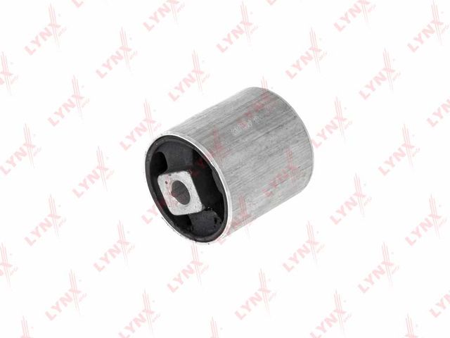 Сайлентблок переднего рычага подвески LYNXauto. Артикул C8094