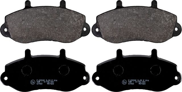 Тормозные колодки Blue Print. Артикул ADG04246