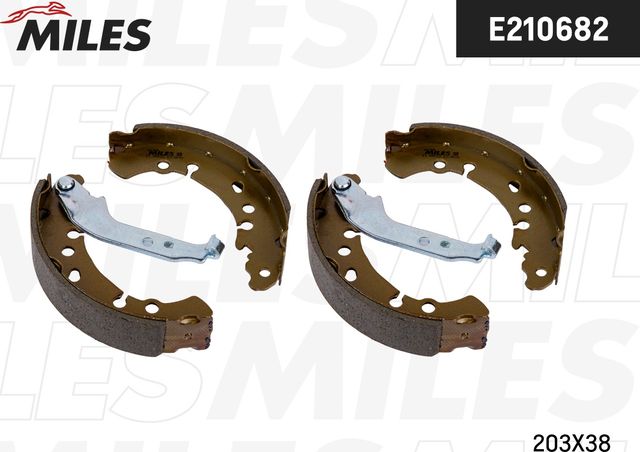 Тормозные колодки Miles задние для Toyota Yaris XP150 2018-2017. Артикул E210682