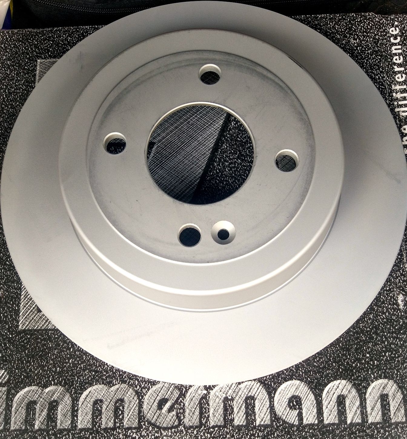 Тормозной диск Zimmermann Coat Z. Артикул 320.3810.20