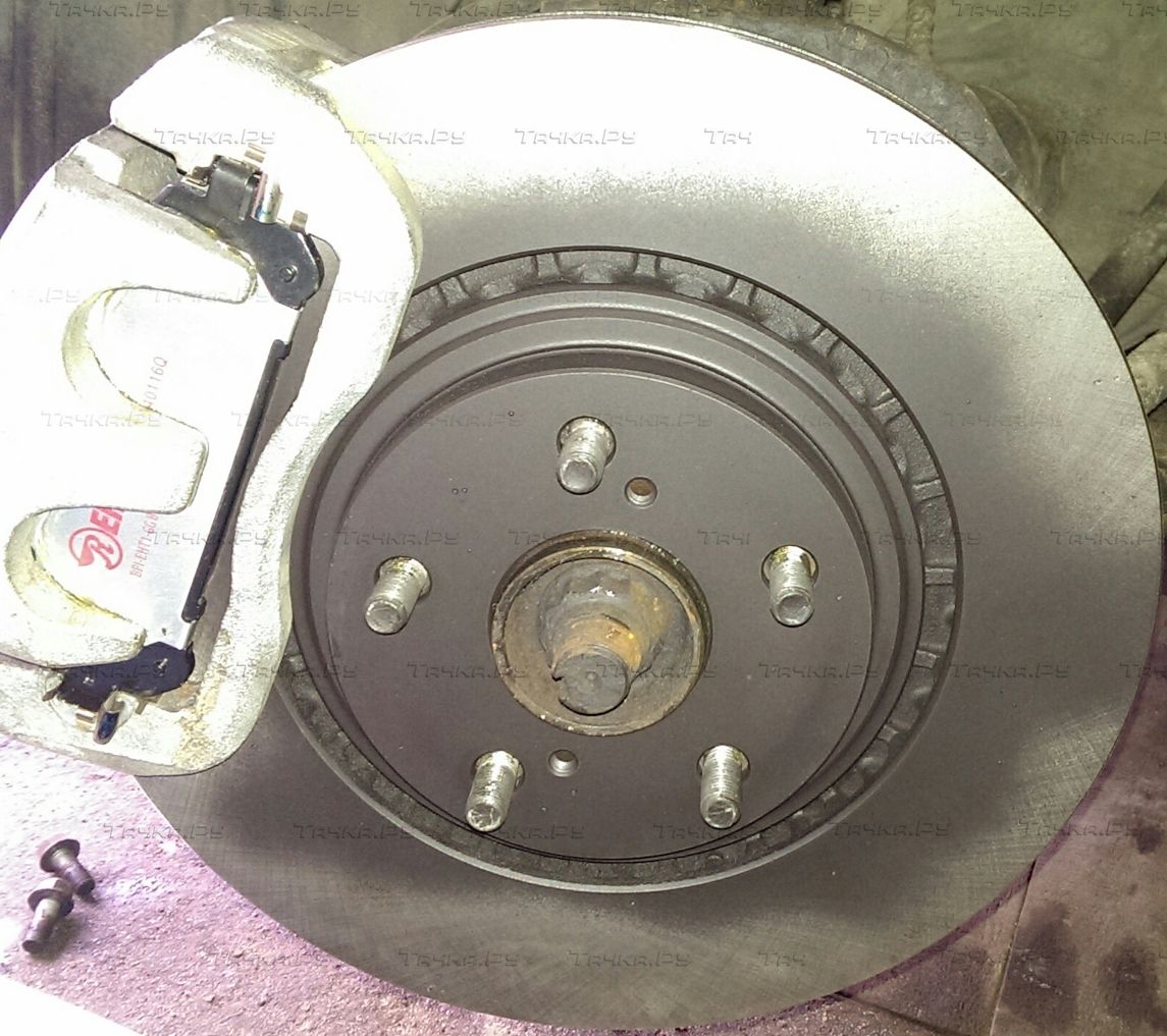 Тормозной диск Remsa передний для Toyota RAV4 IV (CA40) 2012-2019. Артикул 61540.10