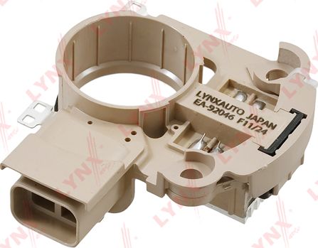 Реле-регулятор напряжения генератора LYNXauto для Mitsubishi L300 II 1988-2004. Артикул EA-92046