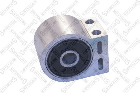 Сайлентблок переднего рычага подвески Stellox. Артикул 77-00713-SX