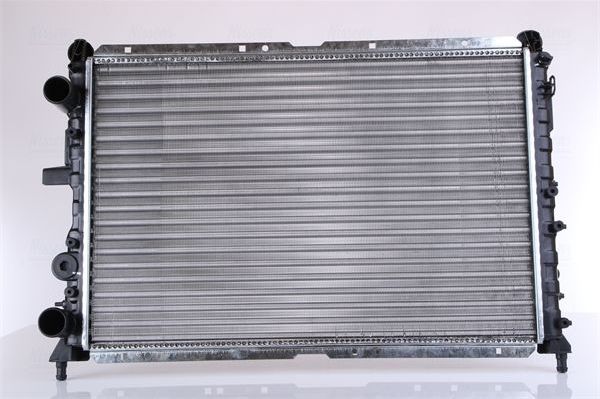 Радиатор охлаждения двигателя Nissens. Артикул 61847