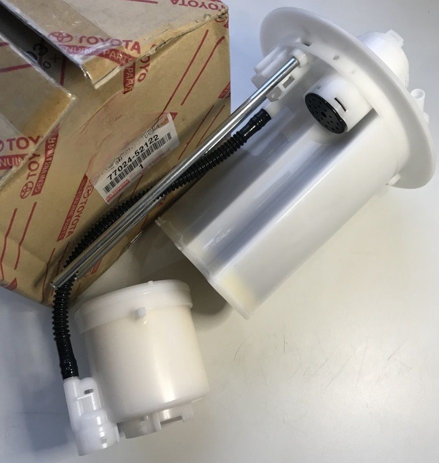 Топливный фильтр Toyota. Артикул 7702452122