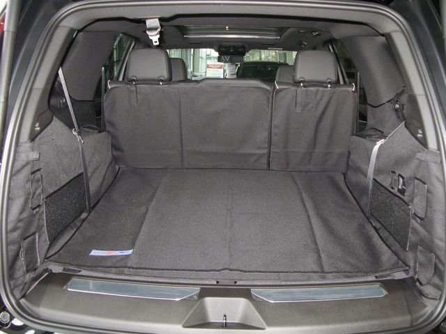 Защитный чехол AUTOSMSTUDIO "Maxi" в багажник автомобиля для Cadillac Escalade V 05.2021-2026, серый. Артикул TP-CHTA-V-MAXI-GR