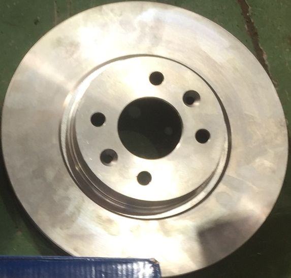 Тормозной диск Bosch передний для Renault Megane I 2001-2003. Артикул 0 986 479 R67