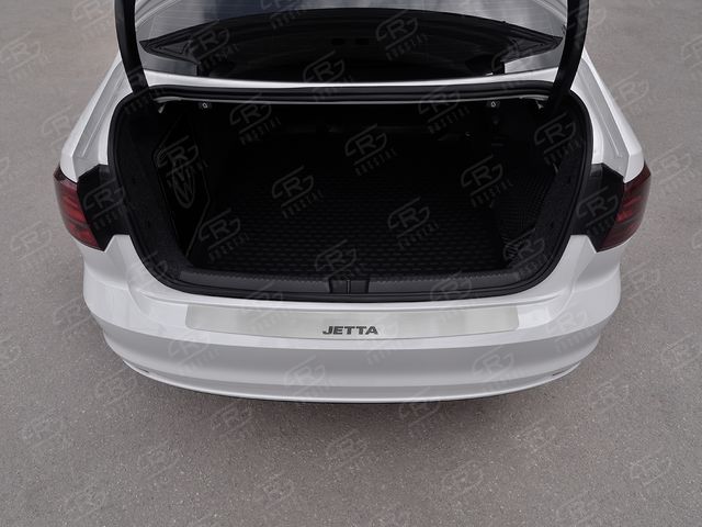 Накладка на задний бампер RusStal для Volkswagen Jetta VI 2014-2018 (лист нерж. шлифованный с надписью). Артикул VWJETN-003474