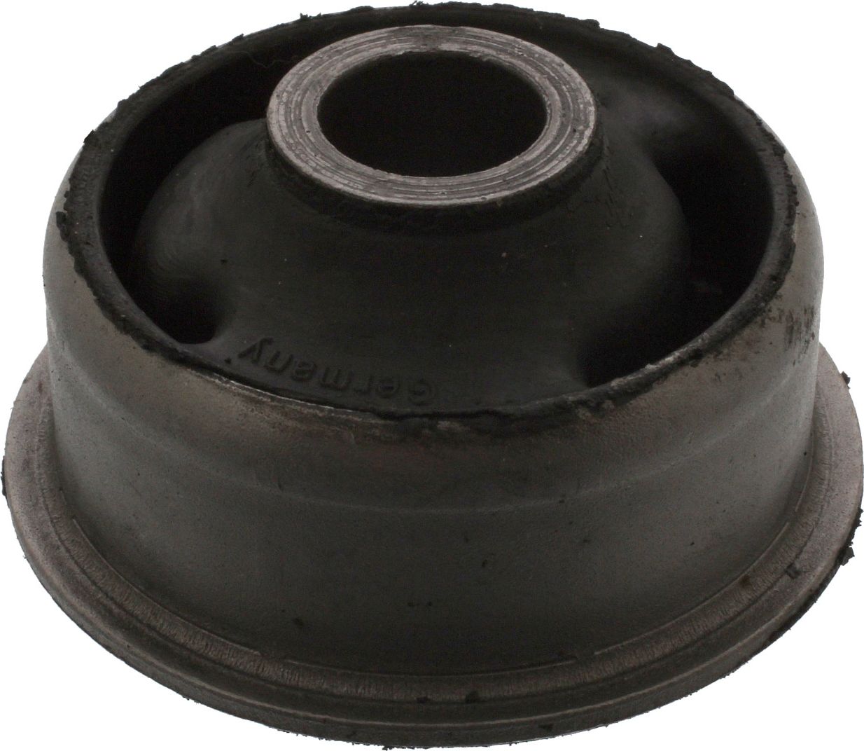 Сайлентблок переднего рычага подвески SWAG (резина/металл). Артикул 30 69 0003