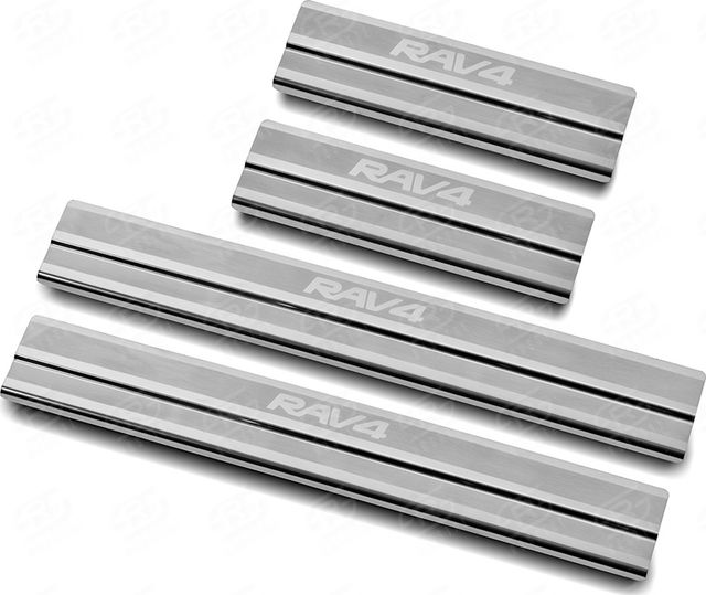 Накладки RusStal на пороги (лист нерж. шлифованный с надписью) для Toyota RAV4 IV рестайлинг 2015-2019. Артикул TR4Z15-03