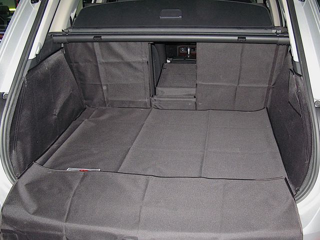 Защитный чехол AUTOSMSTUDIO "Maxi" в багажник автомобиля для Volkswagen Touareg II 2010-2018, черный. Артикул TP-VW1TU-MAXI-BL