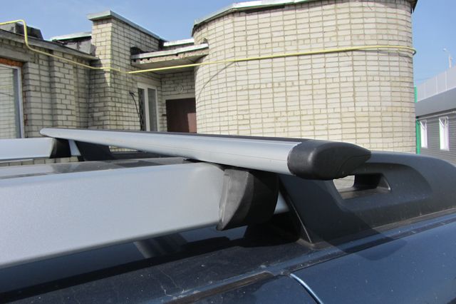 Багажник на широкие рейлинги INTER для Nissan Pathfinder R51 5-дв. 2005-2013 (Крыловидные дуги). Артикул 5516+1205