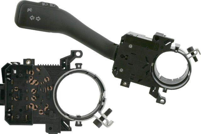 Подрулевой переключатель SWAG для Audi A2 2000-2005. Артикул 32 92 1320