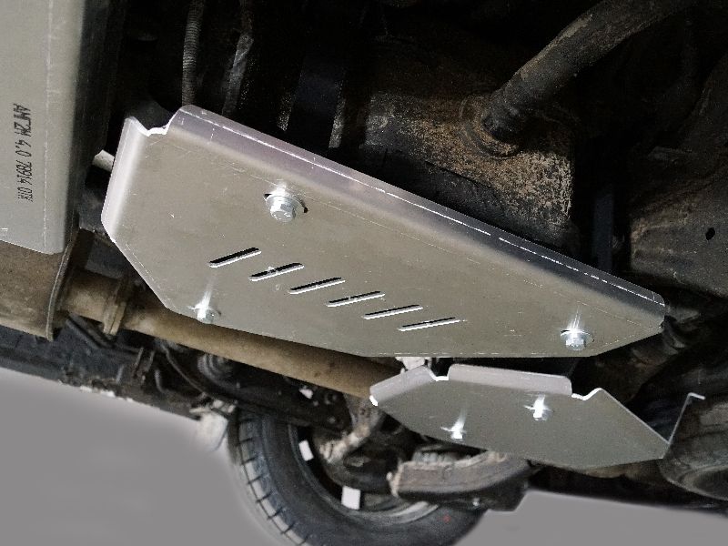 Защита алюминиевая ТСС (4 мм) для емкости с AdBlue Hyundai Staria 2022-2026. Артикул ZKTCC00537