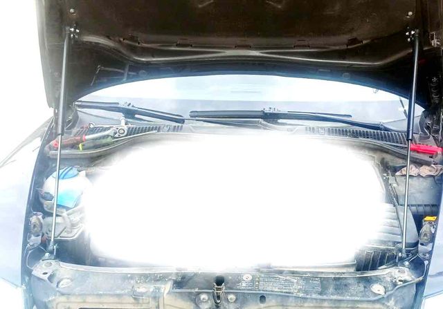 Амортизаторы (упоры) капота Pneumatic для Skoda Octavia A5 2008-2013. Артикул KU-SK-OKII-00