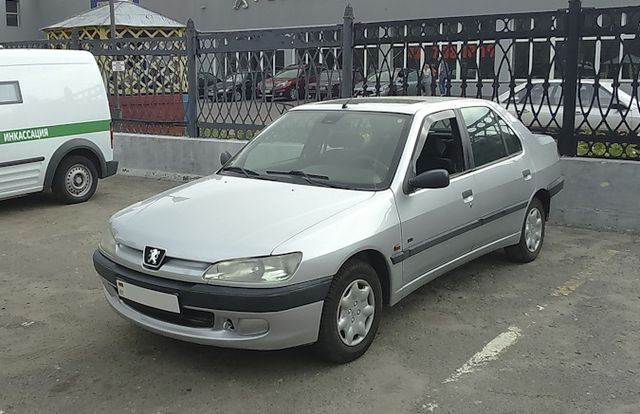 Дефлекторы Heko для окон (передняя пара) Peugeot 306 седан, хэтчбек 4/5-дв. 1993-2002. Артикул 26107