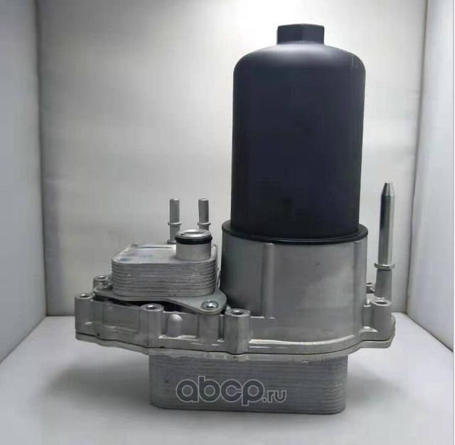 Радиатор масляный (маслоохладитель) для двигателя Land Rover. Артикул LR009570