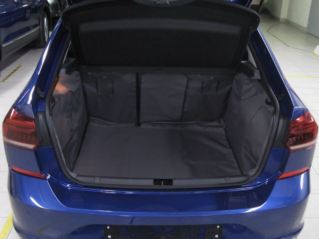 Защитный чехол AUTOSMSTUDIO "Maxi" в багажник автомобиля для Volkswagen Polo VI лифтбек 02.2020-2026, черный. Артикул TP-VW-PLVI-MAXI-BL