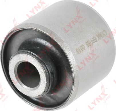 Сайлентблок переднего рычага подвески LYNXauto. Артикул B8065