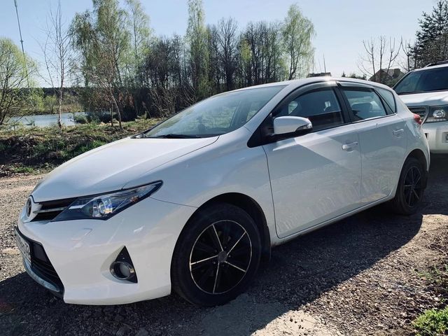 Дефлекторы Cobra Tuning для окон Toyota Auris II 5-дв. 2012-2026. Артикул T27712