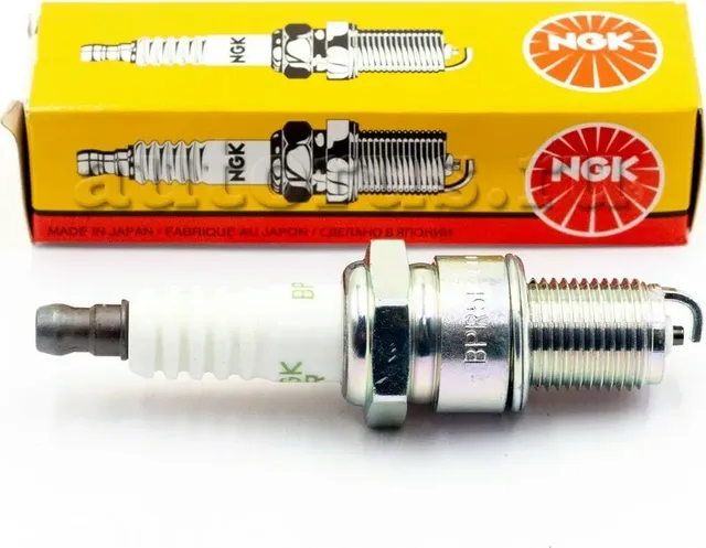 Свеча зажигания BPR5E (NGK) NGK. Артикул 7075