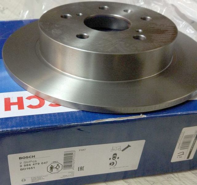 Тормозной диск Bosch задний для Suzuki SX4 I (Classic) 2009-2016. Артикул 0 986 479 047