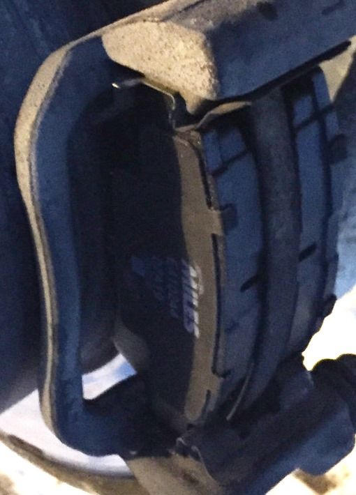 Тормозные колодки Miles (Low-Metallic). Артикул E410244