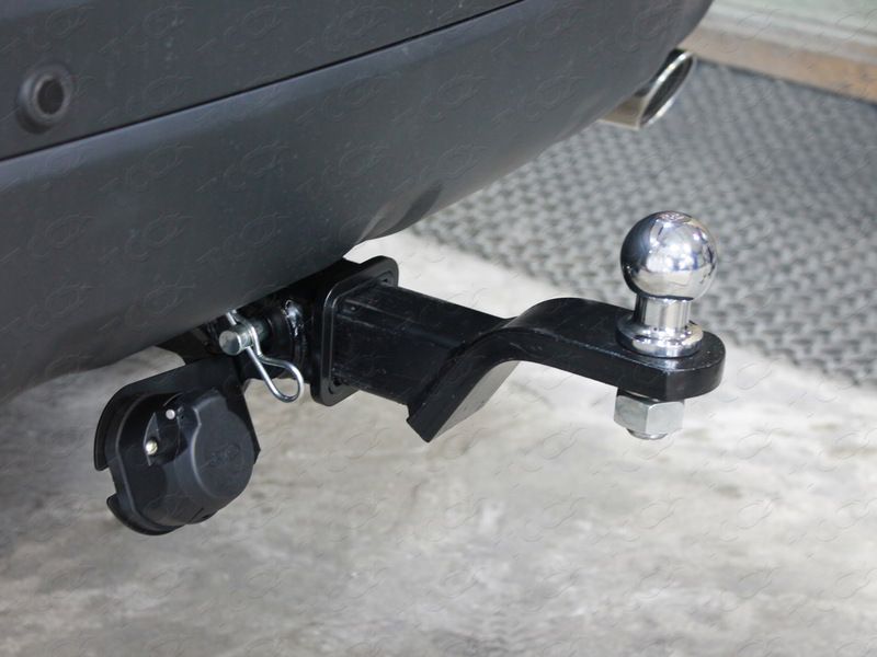 Фаркоп ТСС оцинкованный под американский квадрат для Land Rover  Discovery Sport 2015-2019 нерж. шар. Артикул TCU00007N