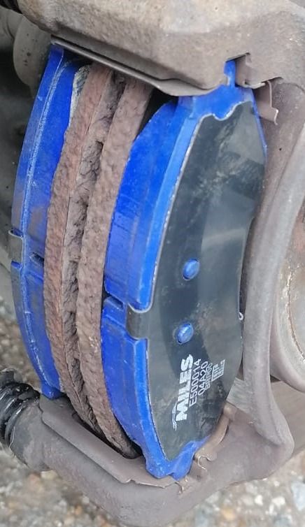 Тормозные колодки Miles (Керамика). Артикул E500014