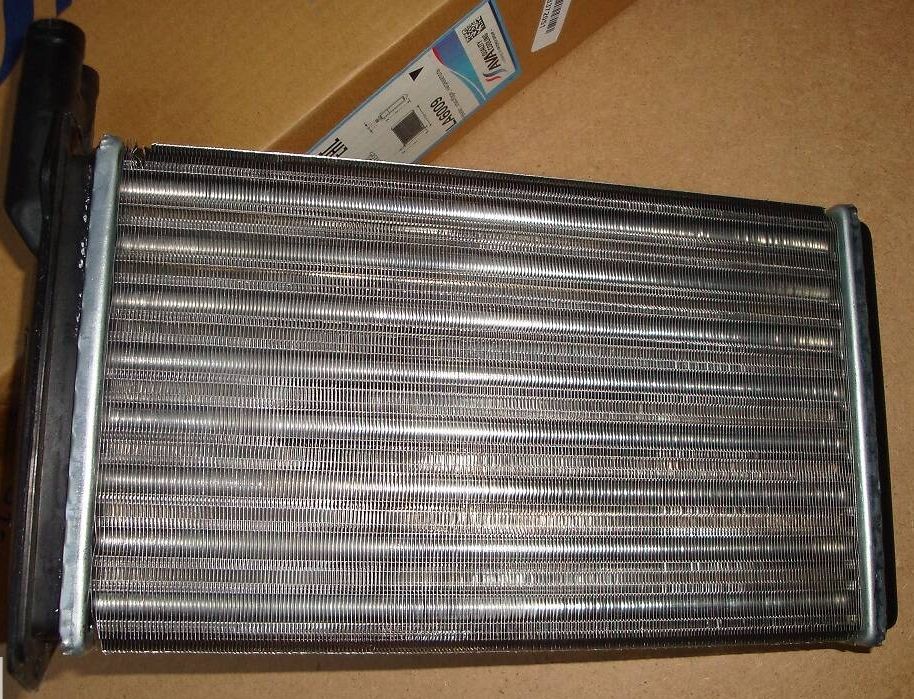 Радиатор отопителя (печки) AVA. Артикул LA6009