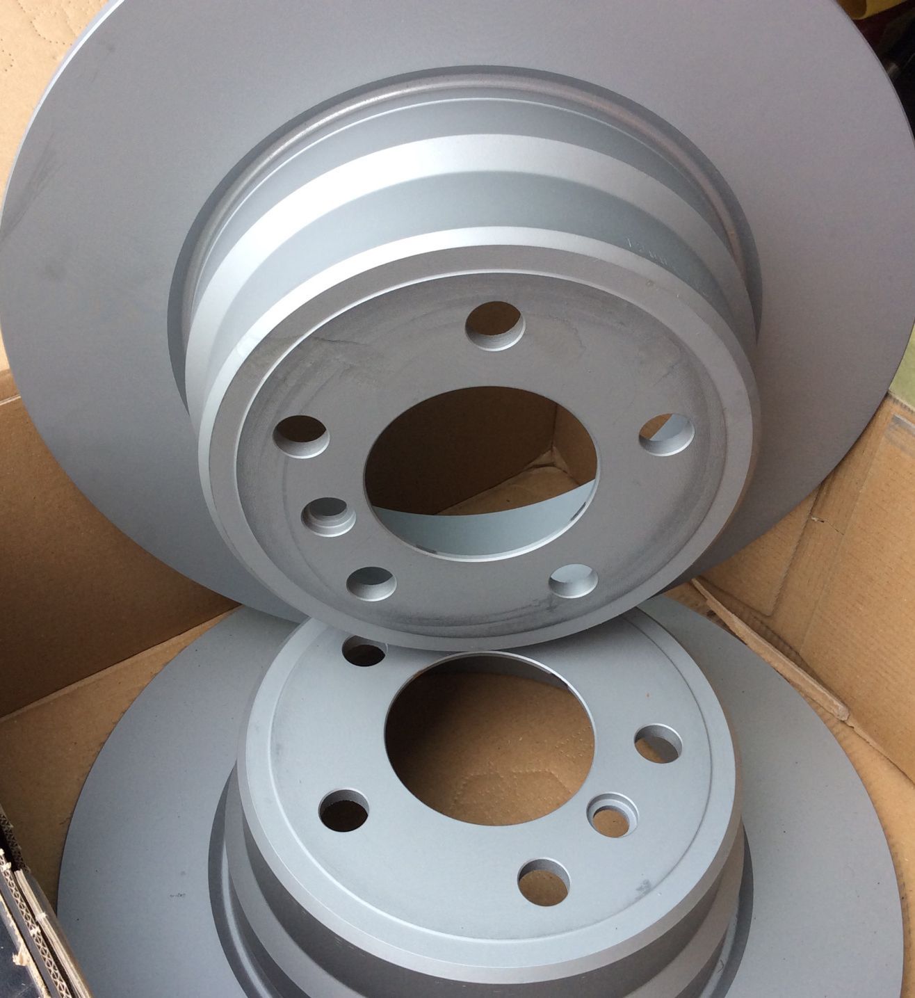 Тормозной диск Zimmermann Coat Z. Артикул 150.1299.20