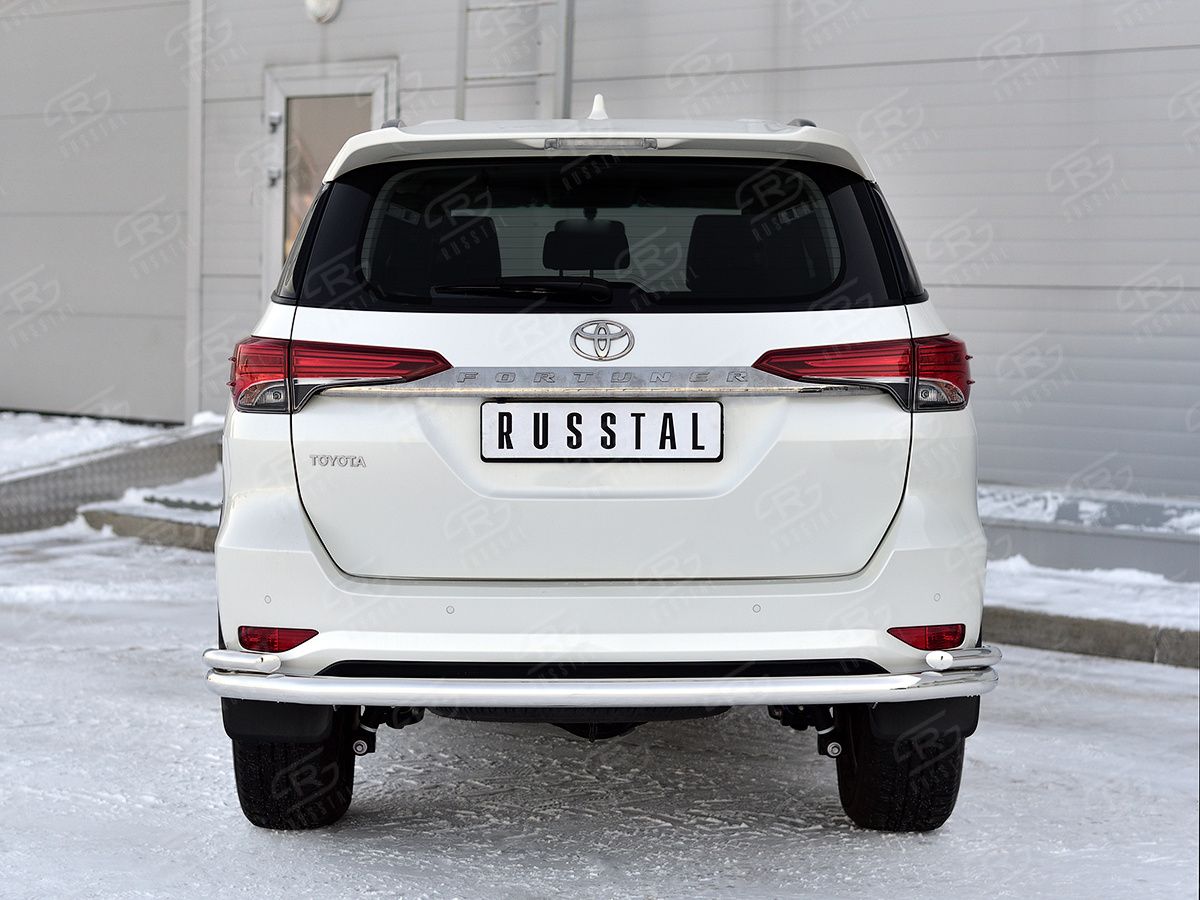 Защита RusStal заднего бампера d63 секции-d42 уголки для Toyota Fortuner II 2020-2026. Артикул TFRZ-003537