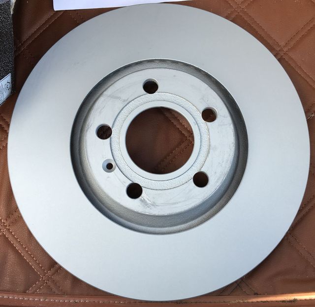 Тормозной диск Zimmermann Coat Z. Артикул 100.1242.20