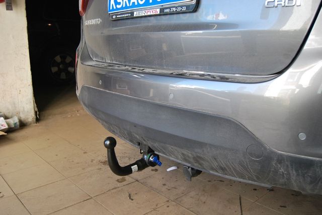 Фаркоп Auto-Hak для Kia Sorento II рестайлинг 2012-2020. Быстросъемный крюк. Артикул T 67V