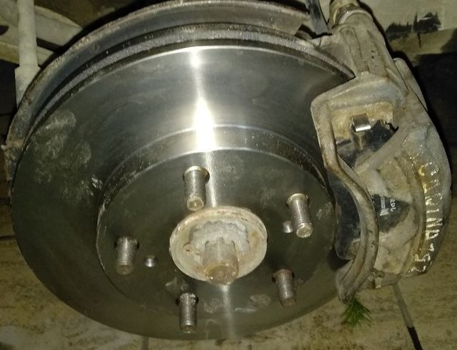 Тормозной диск Miles передний для Toyota Picnic I 1996-2001. Артикул K000563