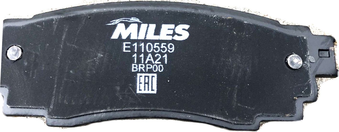Тормозные колодки Miles (Semi-Metallic). Артикул E110559