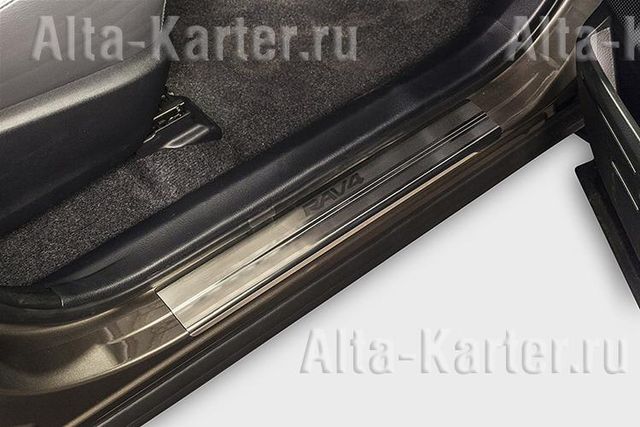 Накладки оригинальные на внутренние пороги (с надписью) для Toyota RAV4 IV 2013-2019. Артикул NLAV313796