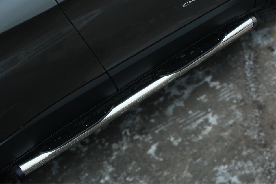 Защита порогов RusStal труба d76 с накладкой (вариант 2) для Jeep Cherokee KL 2014-2026. Артикул JCT-0019872