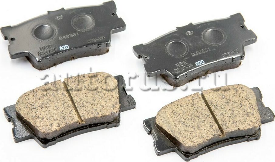 Тормозные колодки Toyota. Артикул 0446633200