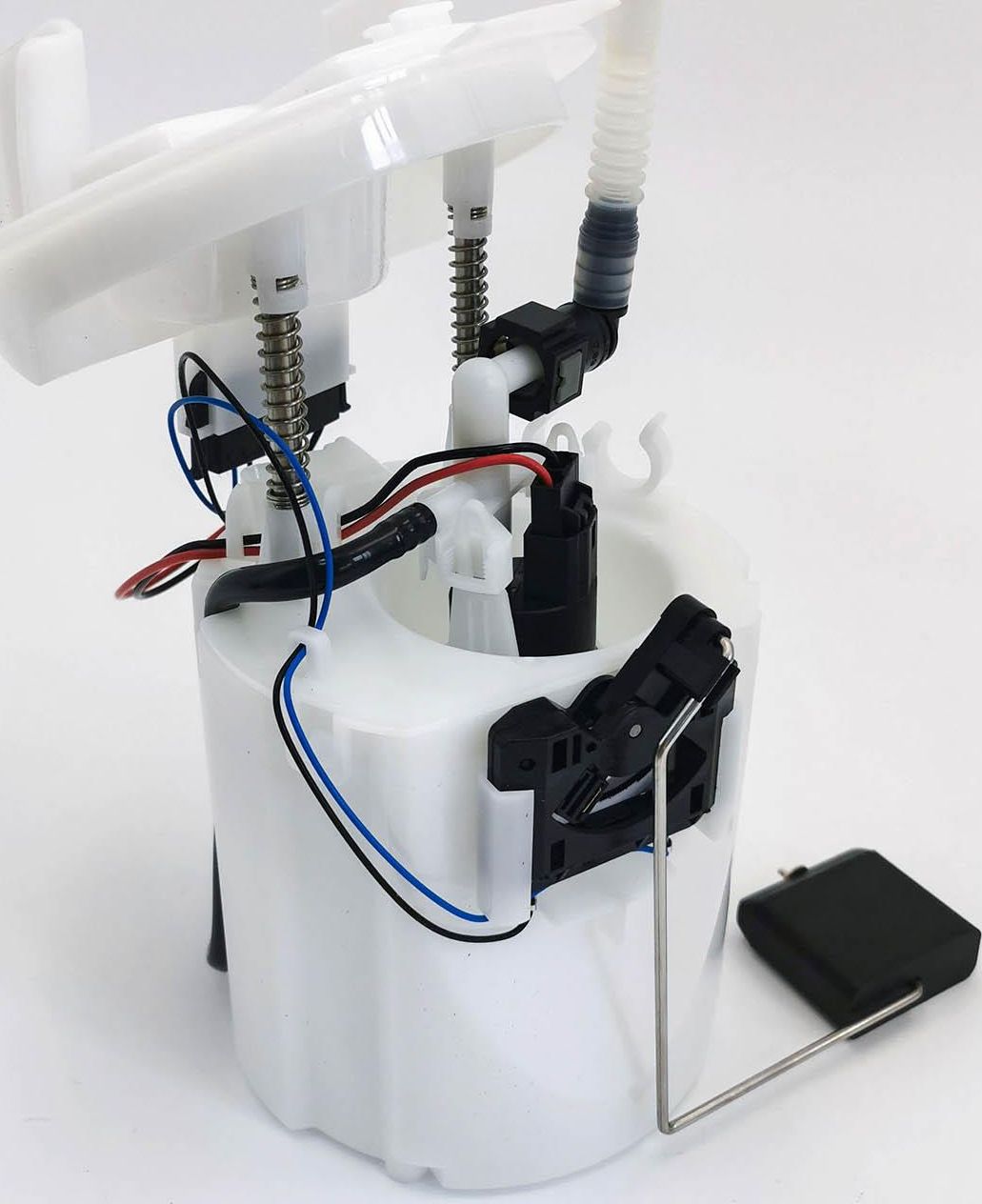 ТОПЛИВНЫЙ БЕНЗОНАСОС В СБОРЕ MERCEDES BENZ C-CLASS SALOON (W204) C 200 (Achr). Артикул EFM1300114