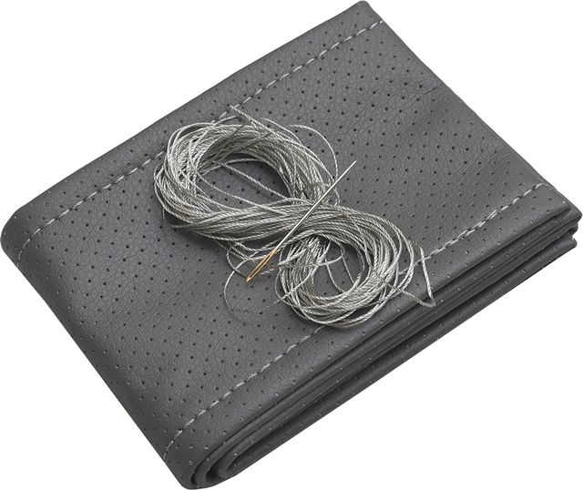 Оплётка на руль Rezkon (размер L, экокожа перф., цвет СЕРЫЙ/Серая нитка). Артикул 8001022022