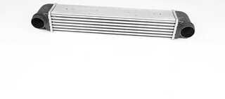 Интеркулер BSG для BMW 5 IV (E39) 1998-2004. Артикул BSG 15-535-008