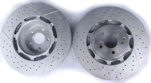 Тормозной диск Mercedes-Benz передний для Mercedes-Benz AMG GT I 2018-2026. Артикул A2314211812