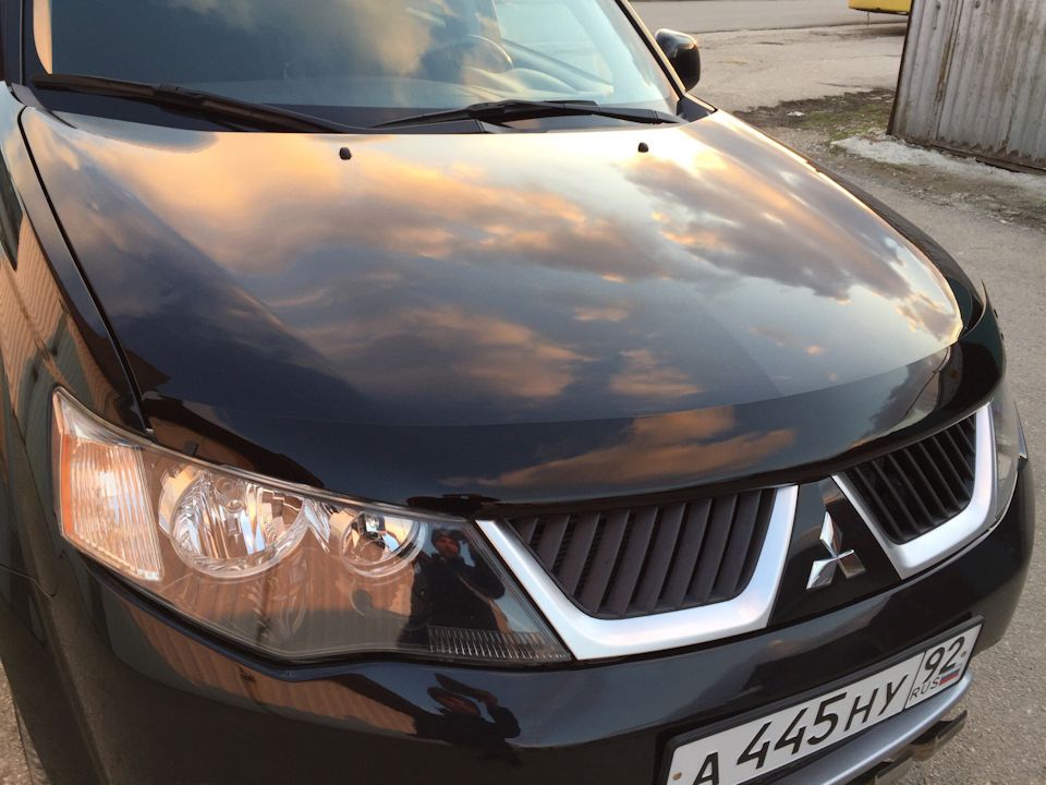 Дефлектор SIM для капота Mitsubishi Outlander XL 2007-2009. Артикул SMIOUT0712