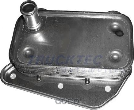 Радиатор масляный (маслоохладитель) для двигателя Trucktec Automotive. Артикул 02.18.050